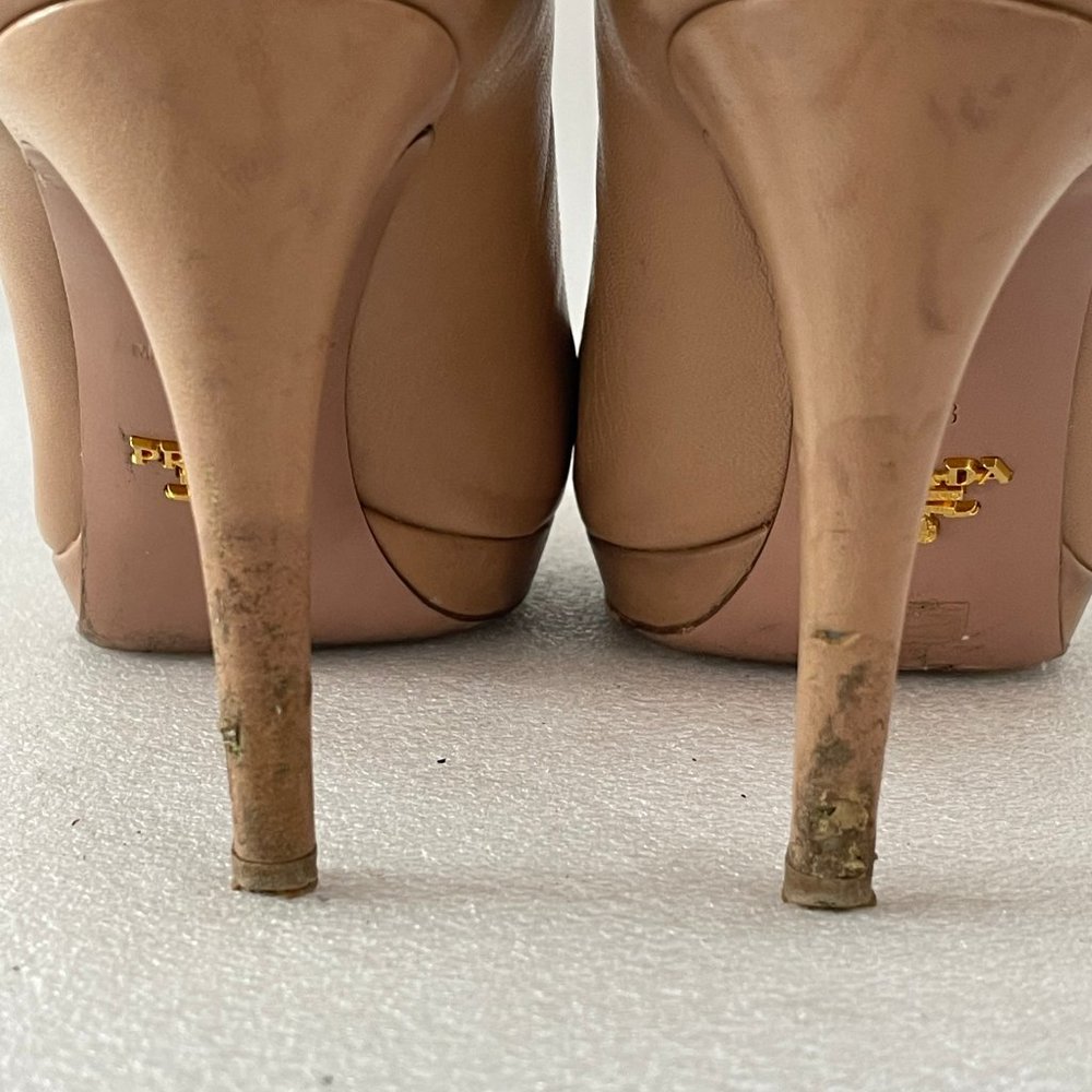 Prada round-toe pumps in Cream calfskin - Picture 6 of 11